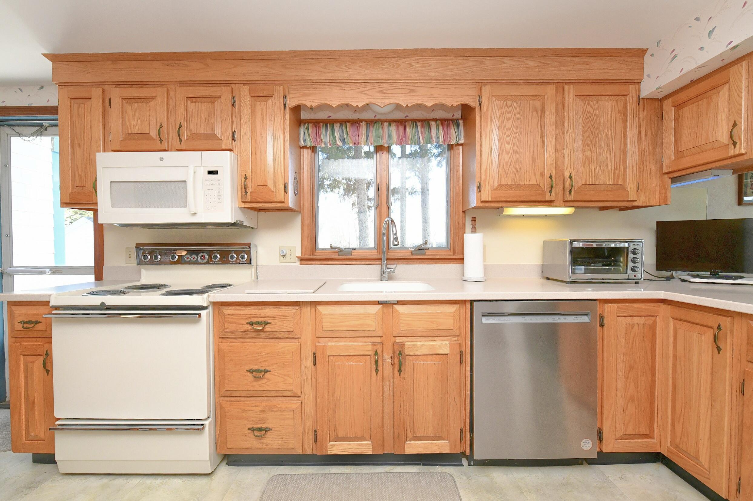 18 Gibbs Road Bourne MA 02562