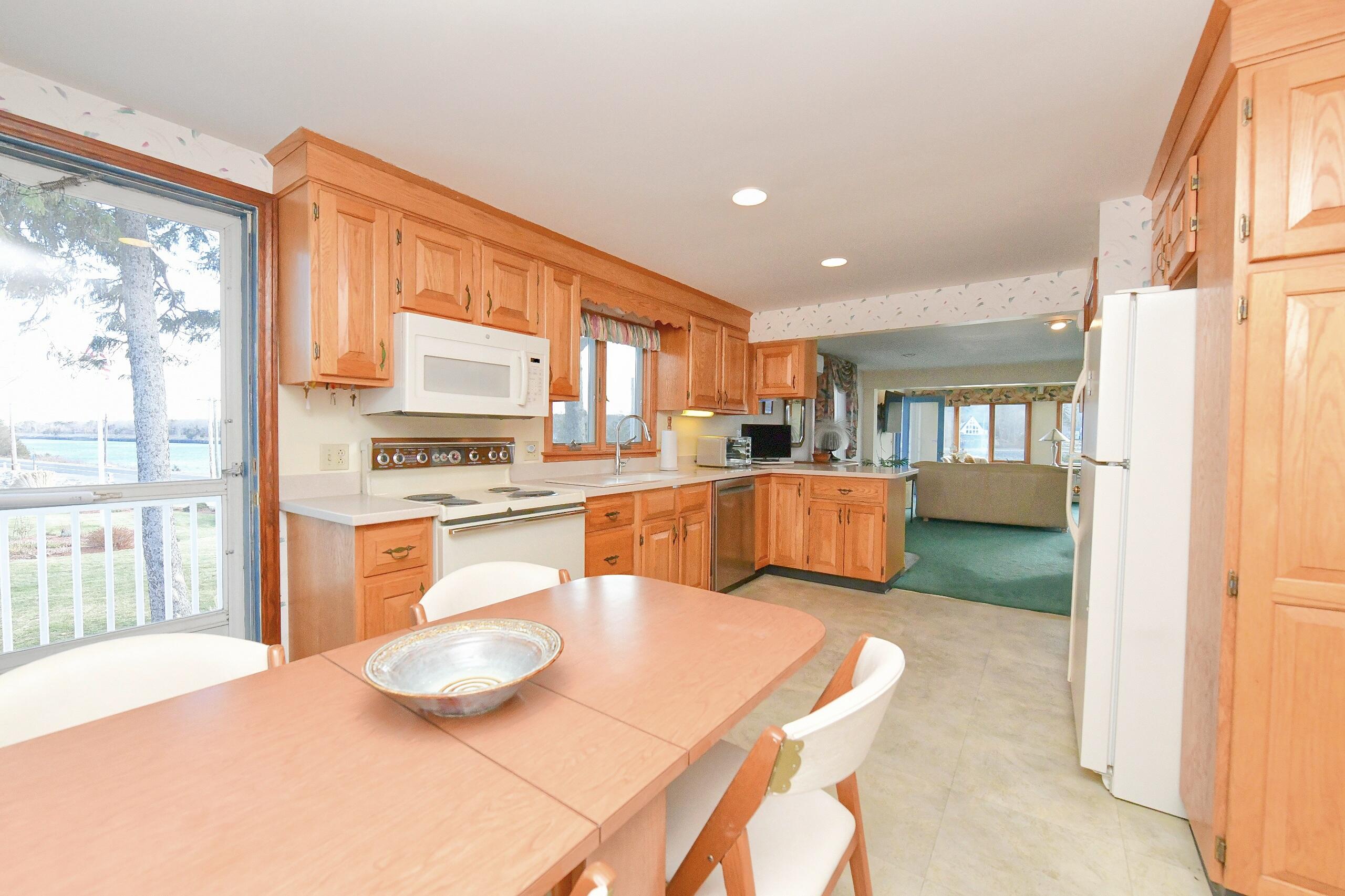 18 Gibbs Road Bourne MA 02562