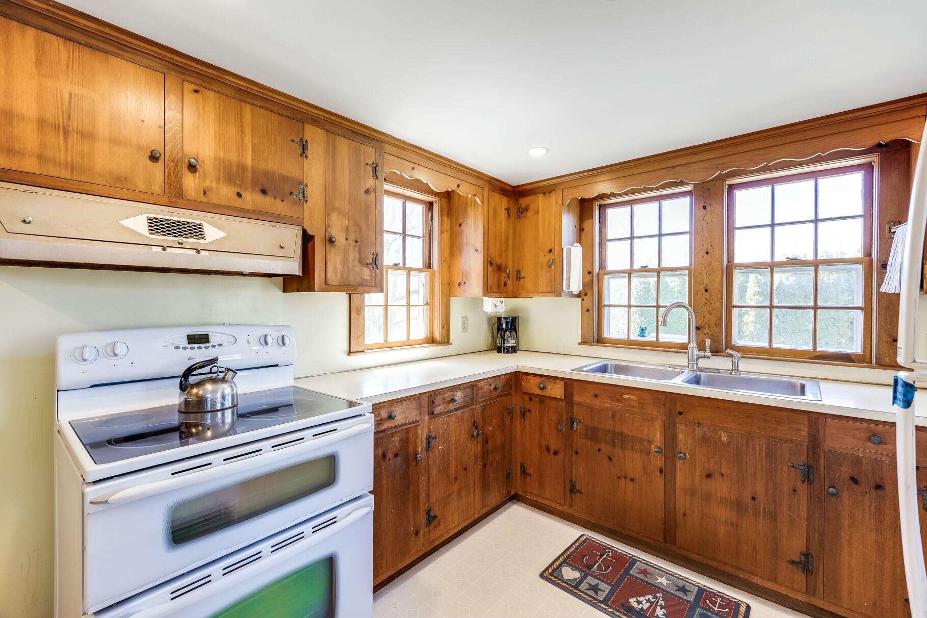 35 Grayton Avenue Barnstable MA 02647