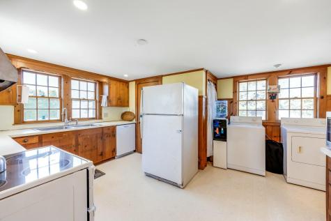 35 Grayton Avenue Barnstable MA 02647