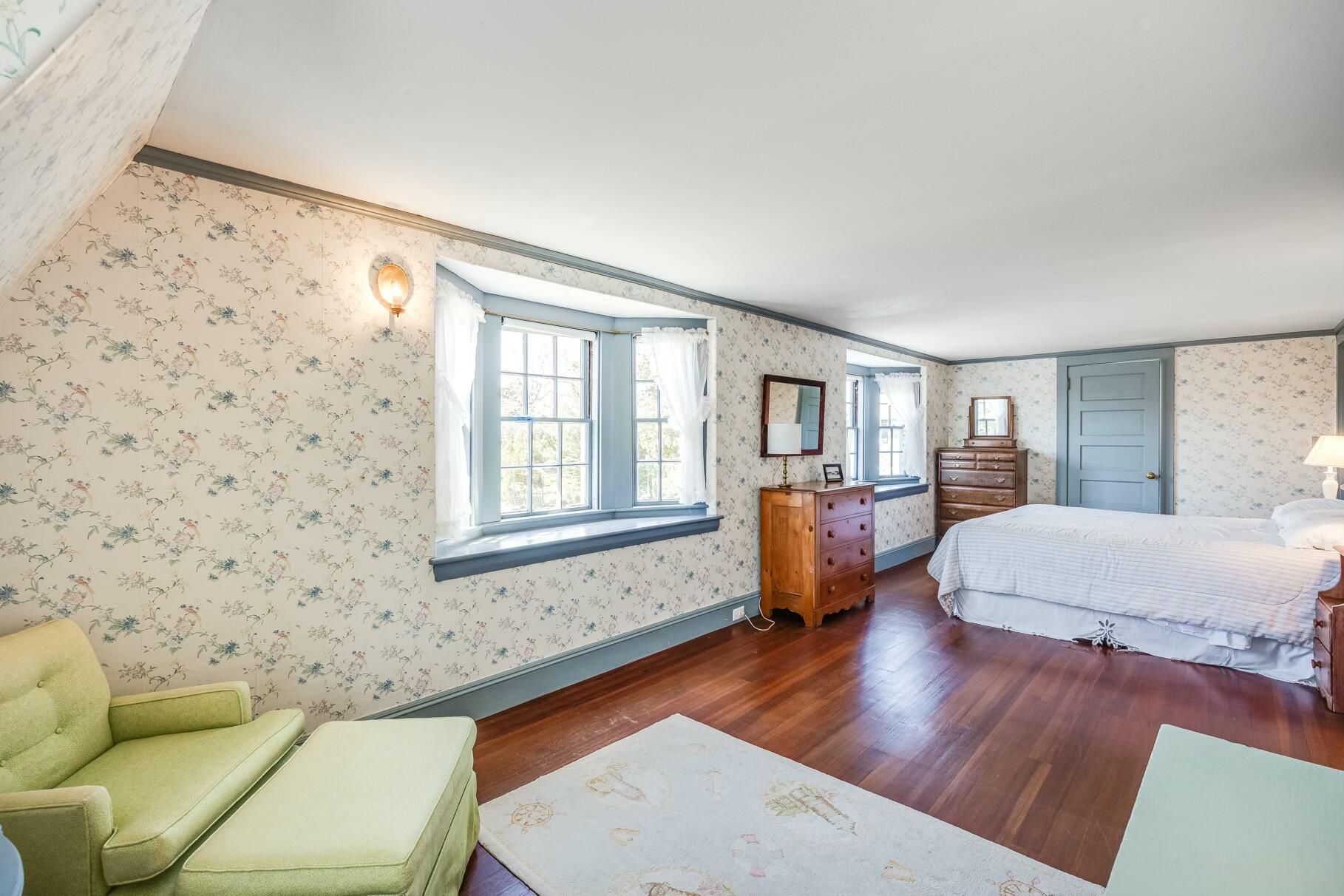 35 Grayton Avenue Barnstable MA 02647