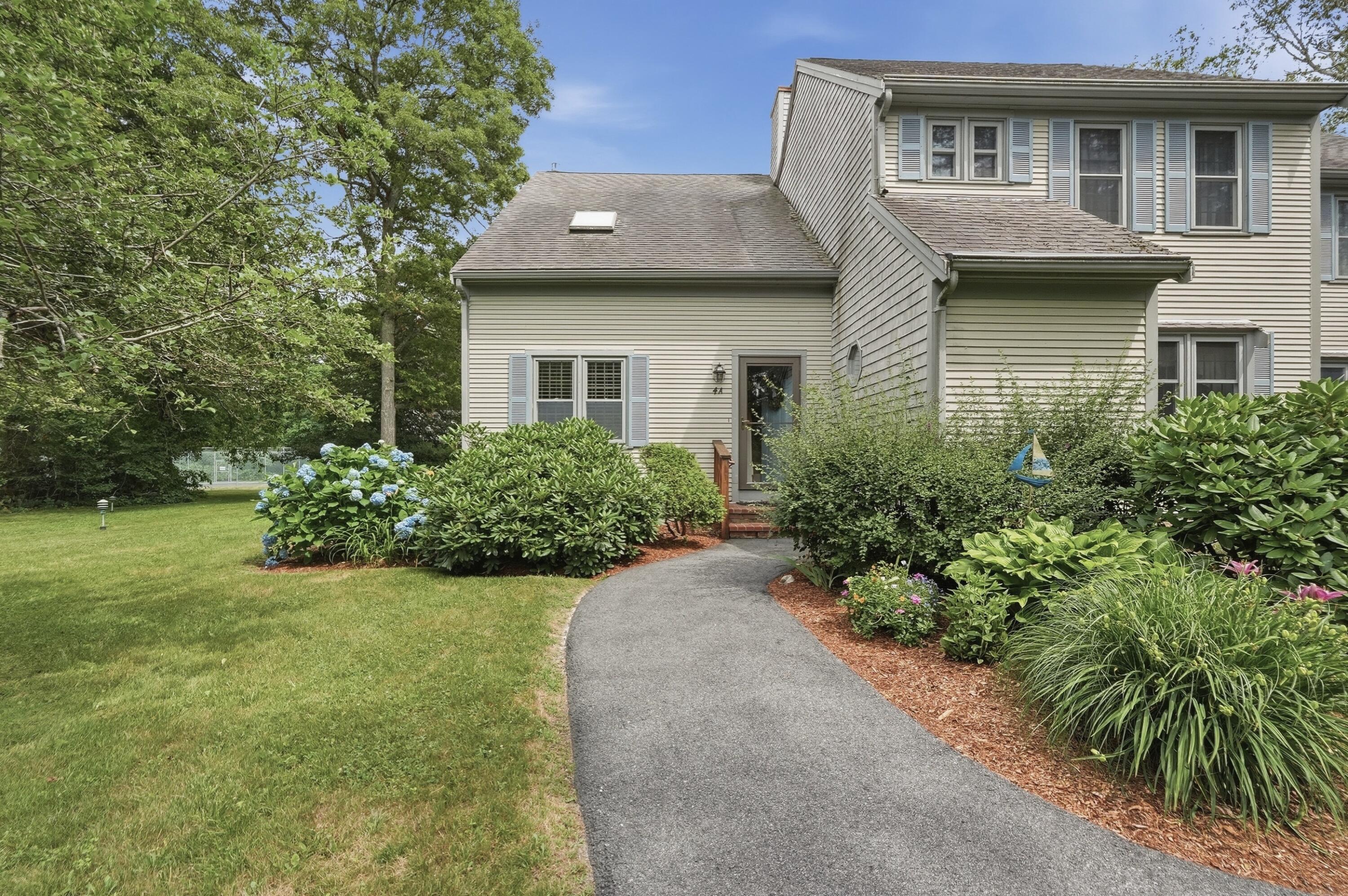 35 Santuit Pond Way Mashpee MA 02649