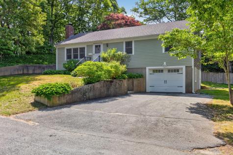 11 Cedardale Road Harwich MA 02645