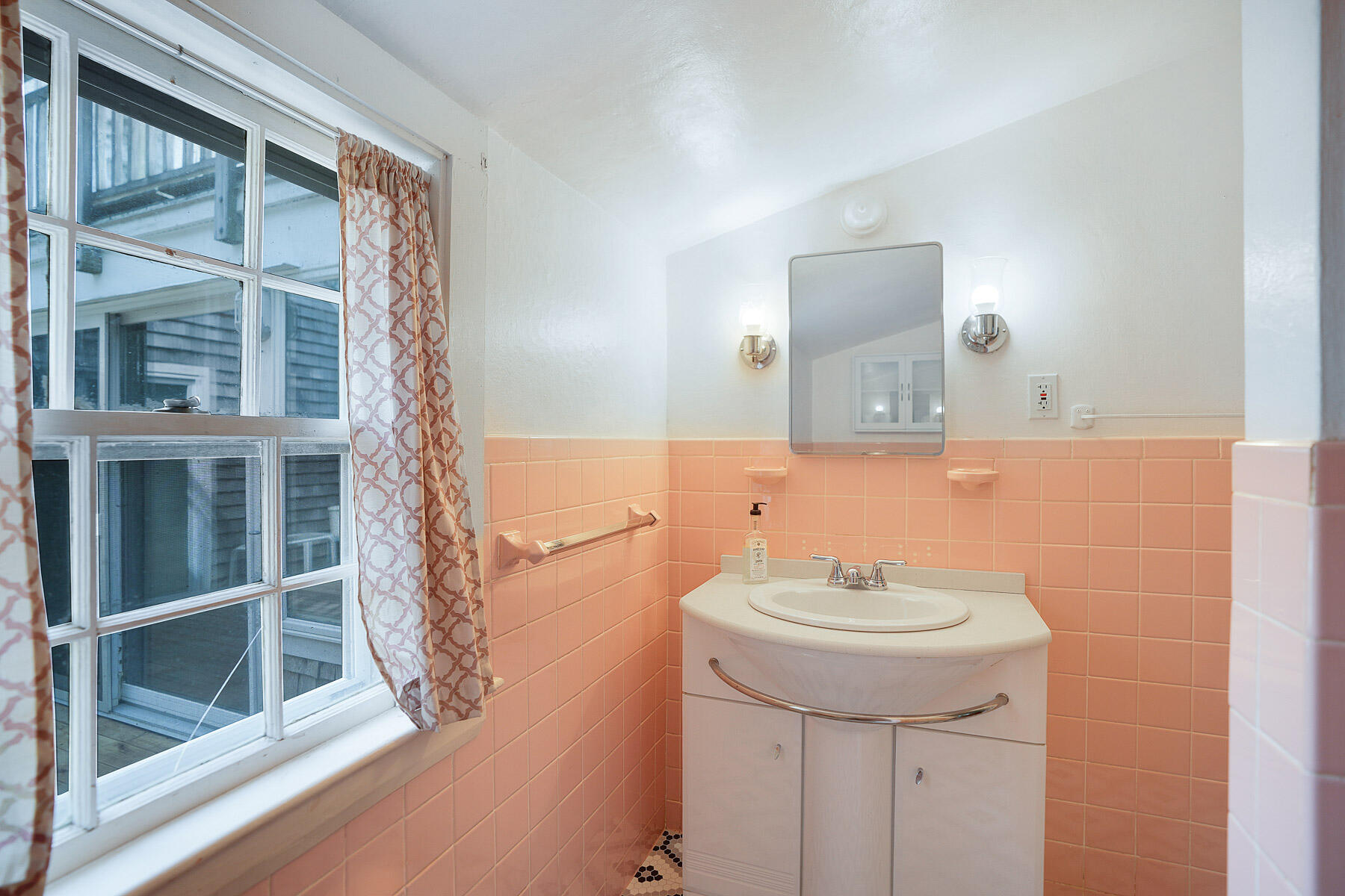 3 Troy Street Oak Bluffs MA 02557