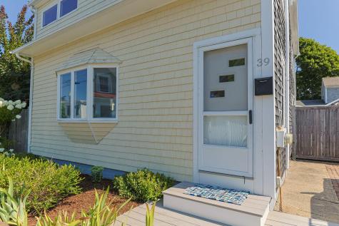 39 Pleasant Street Provincetown MA 02657