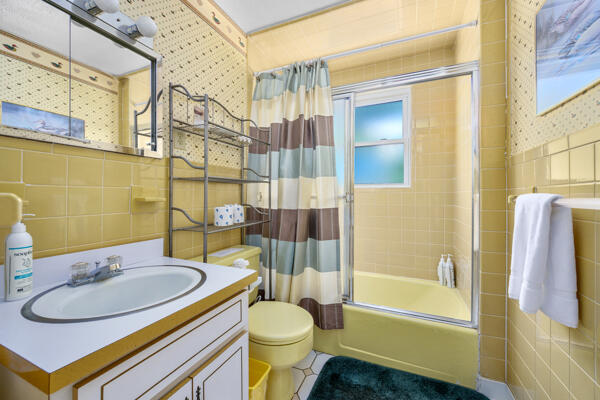 19 Maine Avenue West Yarmouth MA 02673