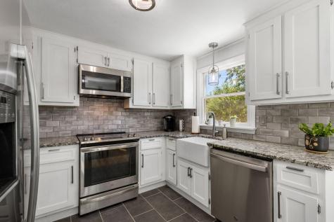 11 Mary David Road Yarmouth MA 02675