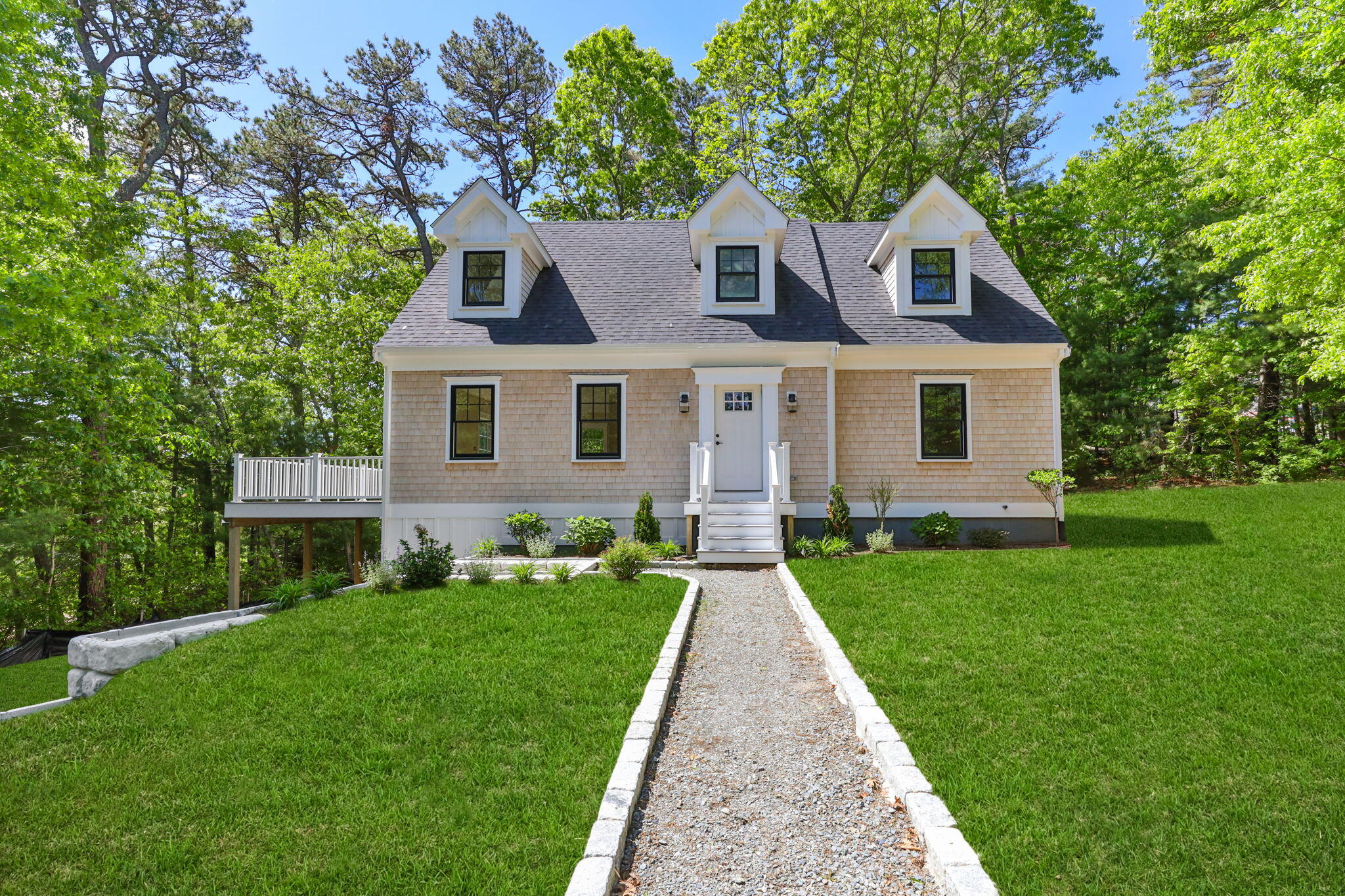 41 Little John Road Teaticket MA 02536