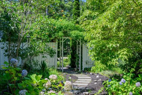 937 Harwich Road Brewster MA 02631