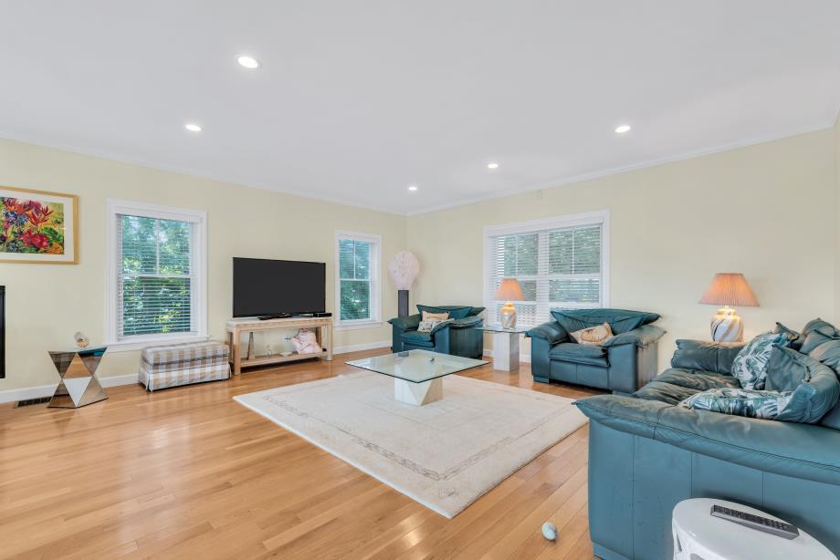 53 Triton Way Mashpee MA 02649