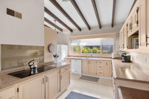 177 Bay Road North Falmouth MA 02556