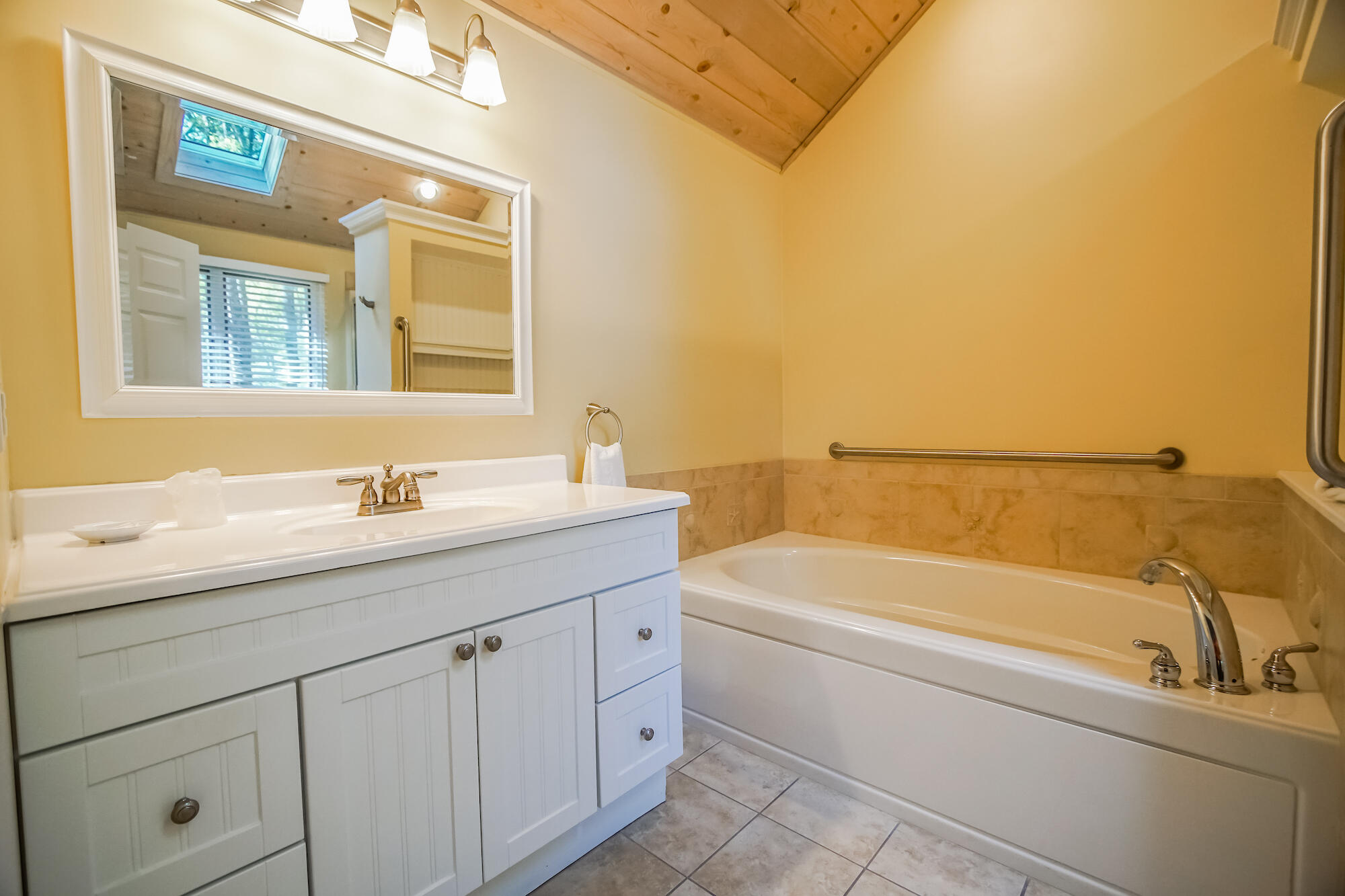 49 4 Seasons Drive Mashpee MA 02649