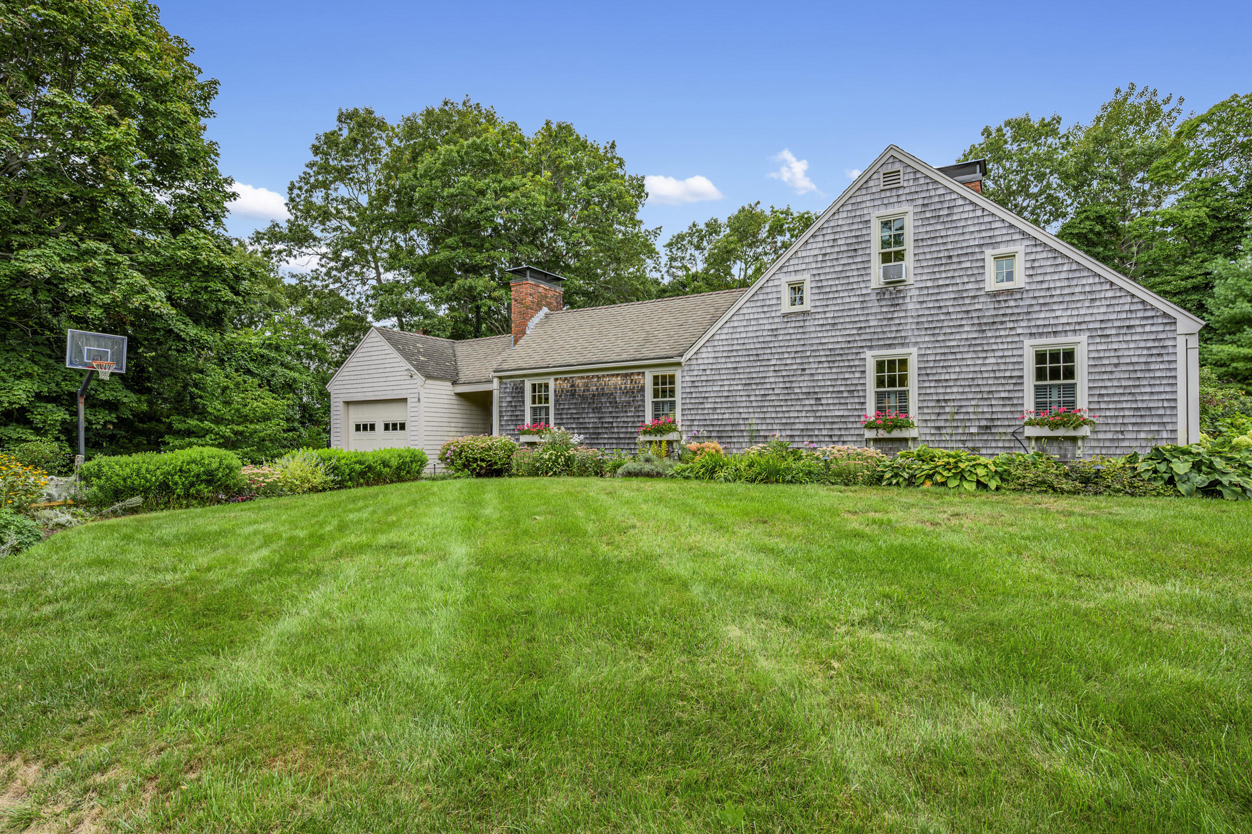 18 Manor Drive East Sandwich MA 02537