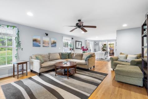 31 Lovells Lane Mashpee MA 02649