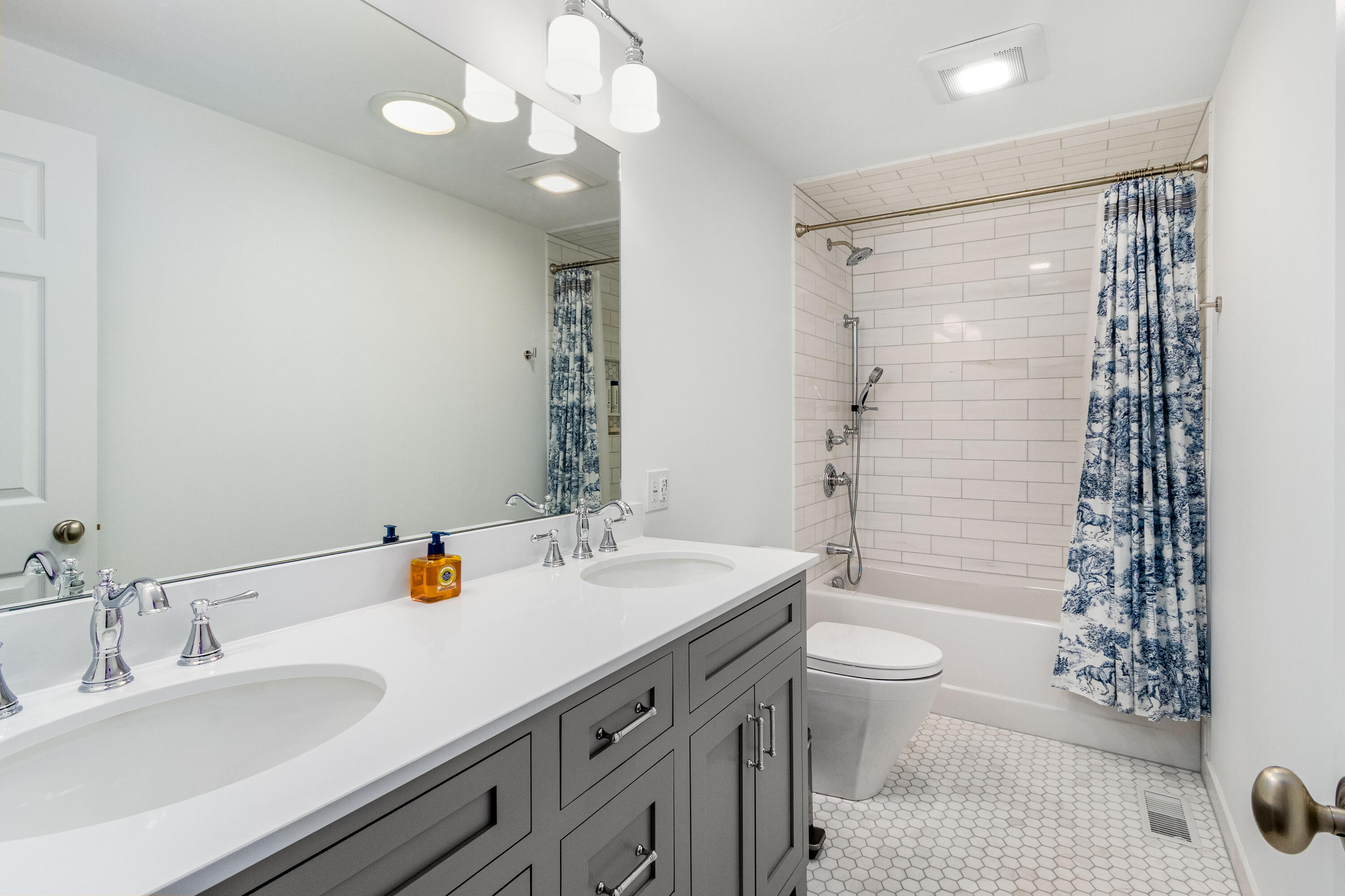 22 Rocky Way Harwich MA 02645