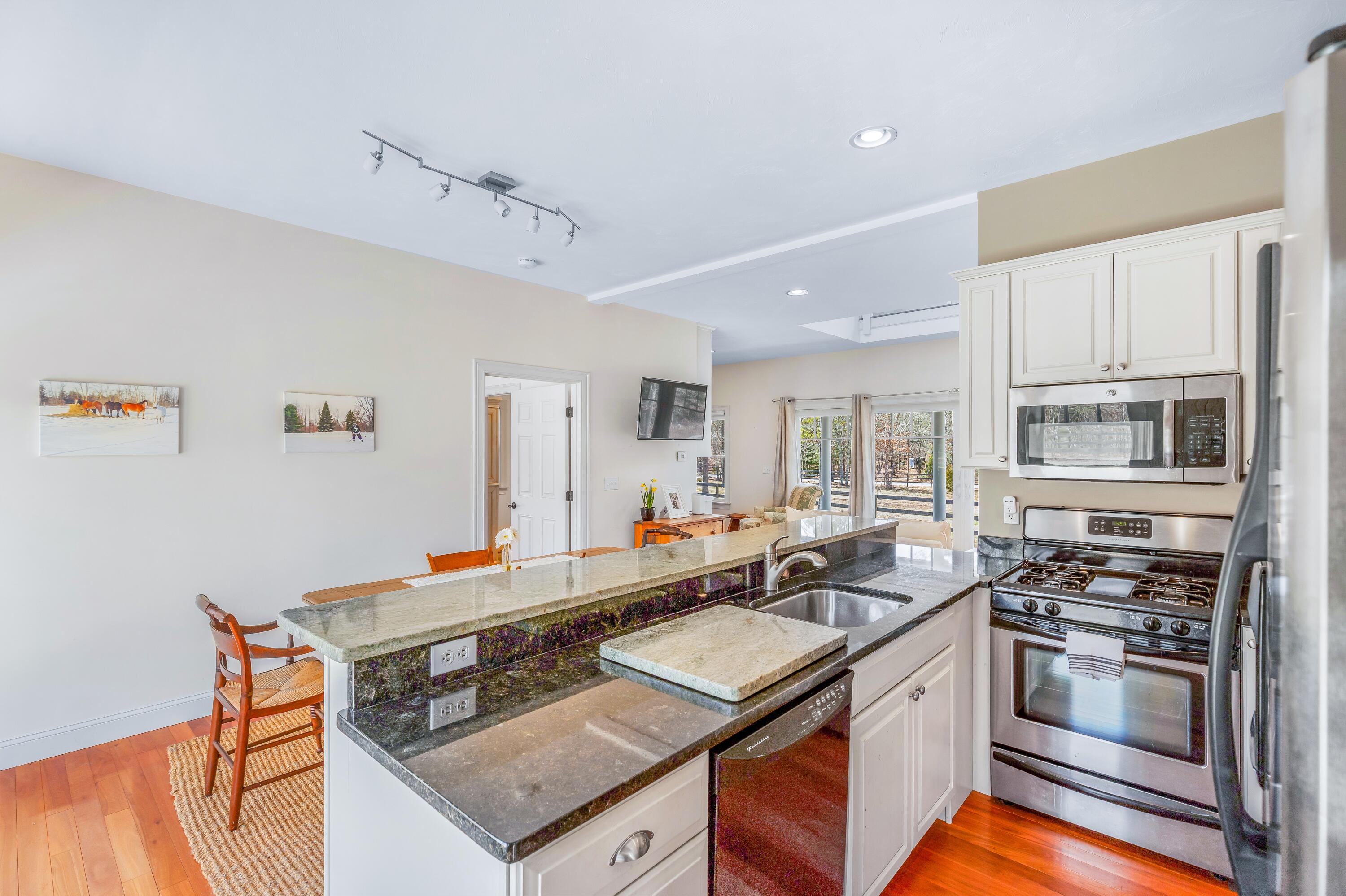 21 Cloverfield Way Hatchville MA 02536