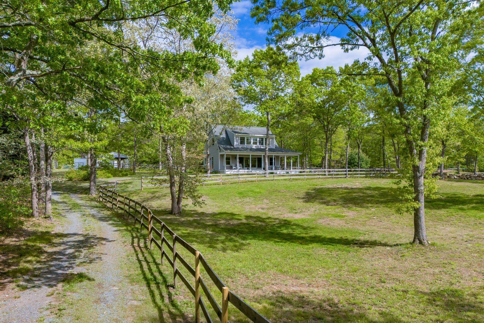 21 Cloverfield Way Hatchville MA 02536