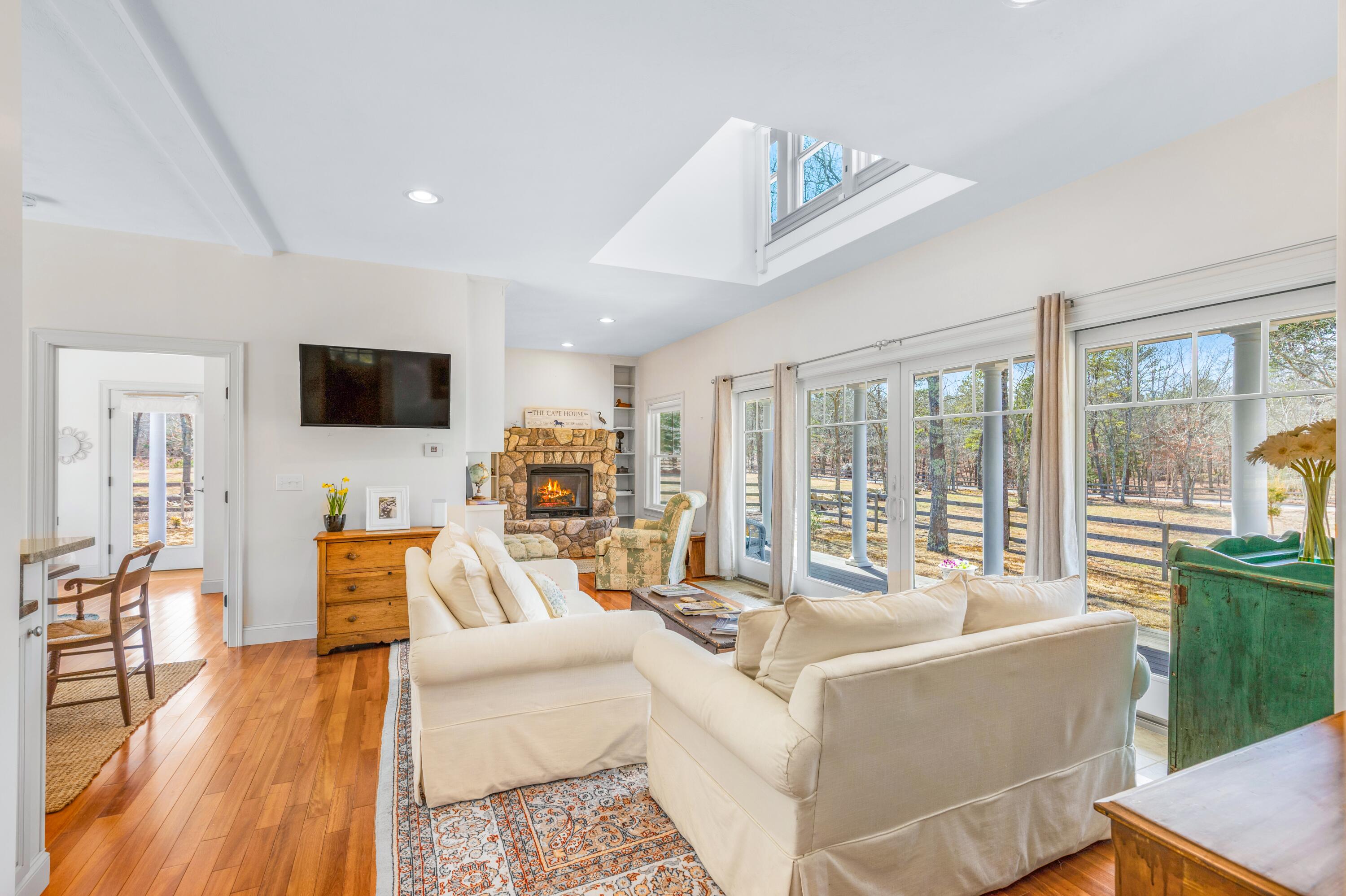 21 Cloverfield Way Hatchville MA 02536