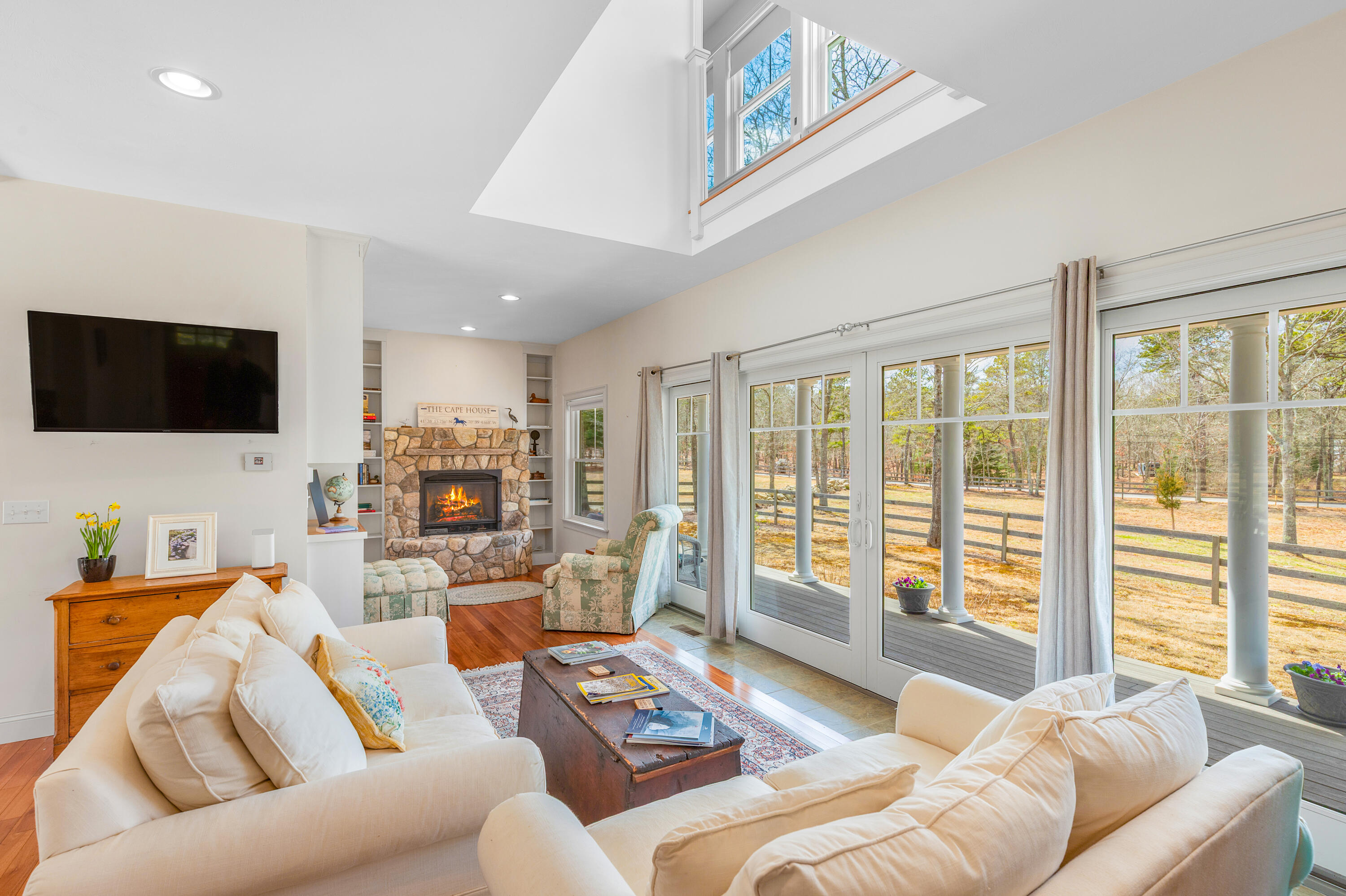 21 Cloverfield Way Hatchville MA 02536