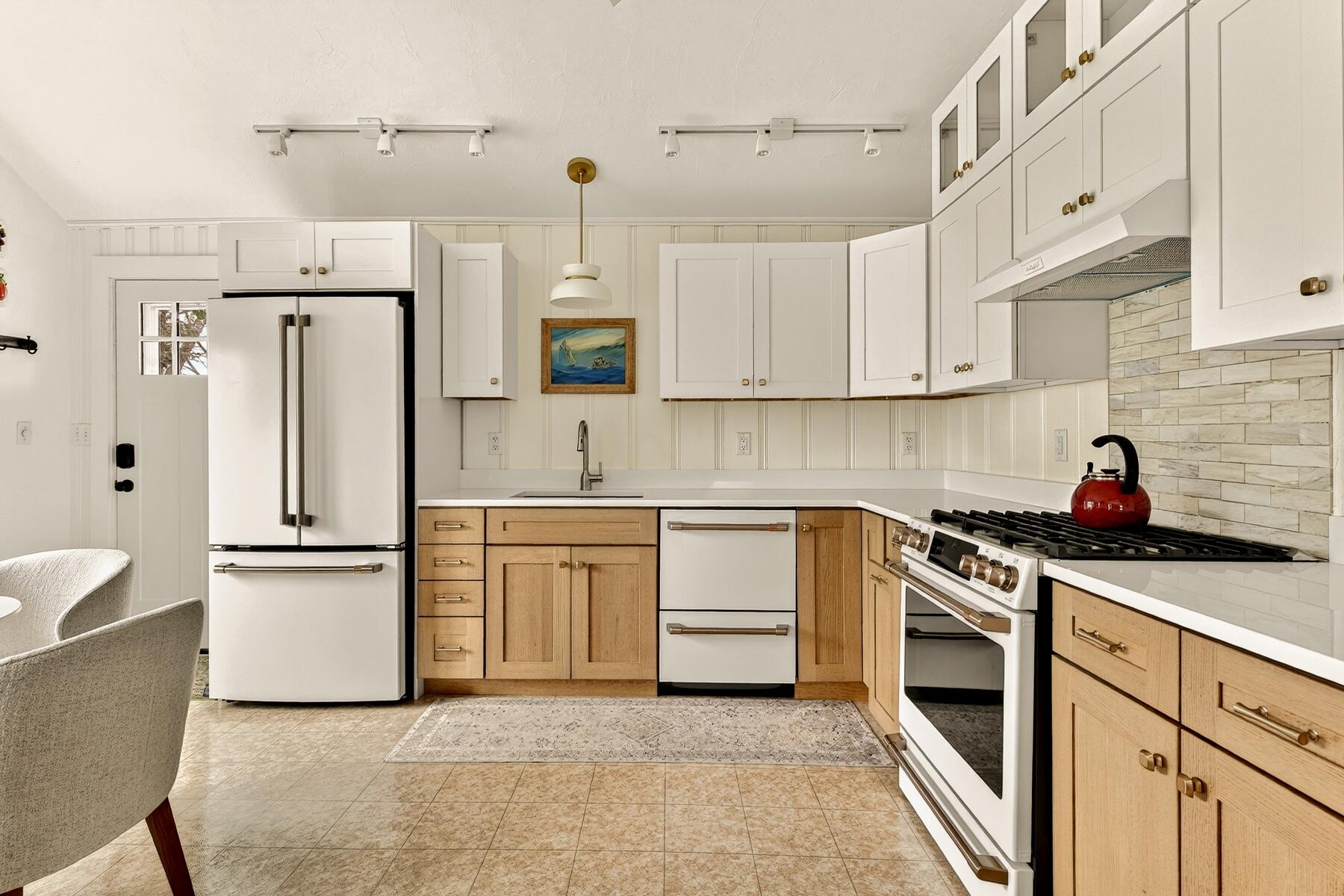 17 Almy Avenue Sandwich MA 02563