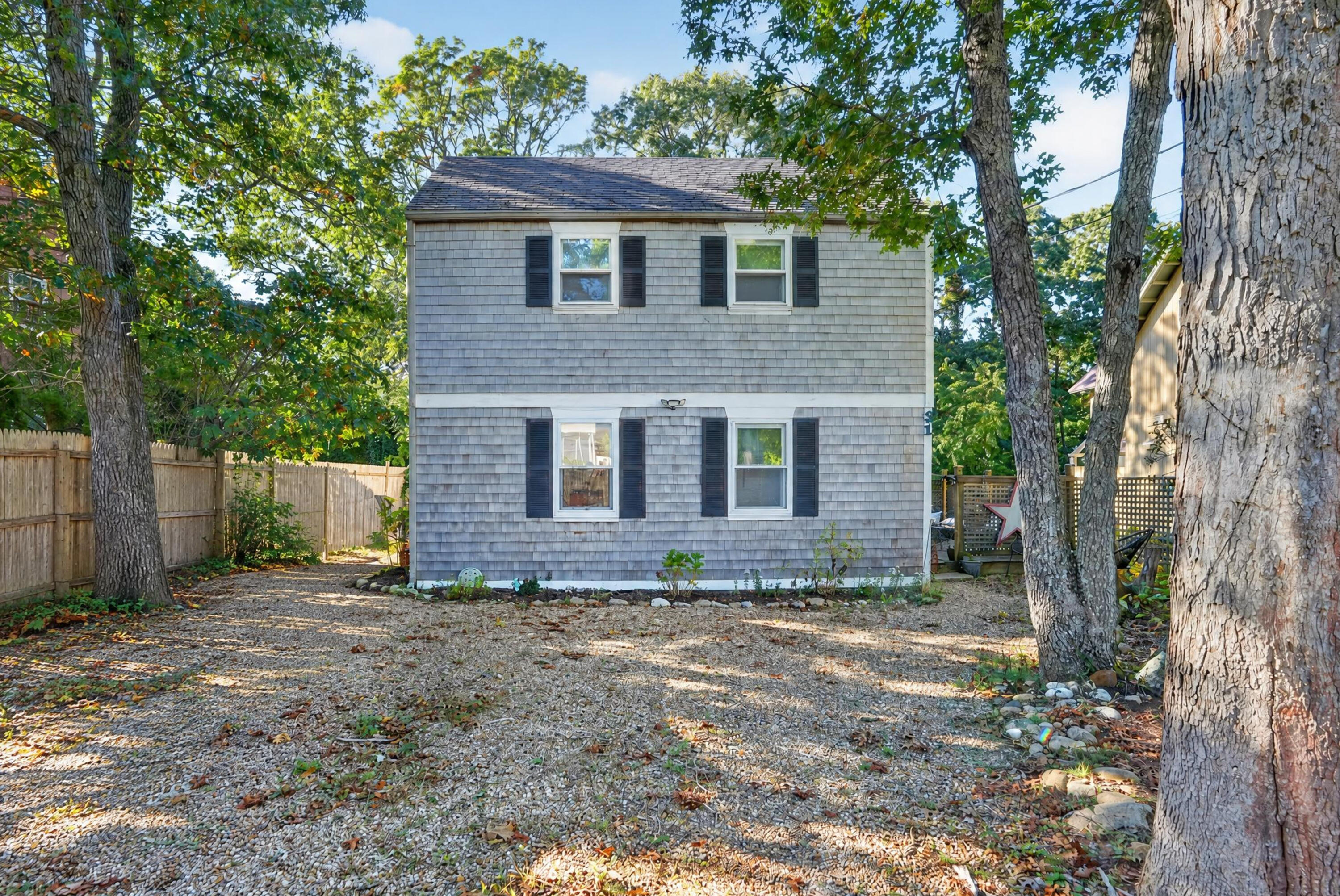 31 Beacon Avenue Oak Bluffs MA 02557