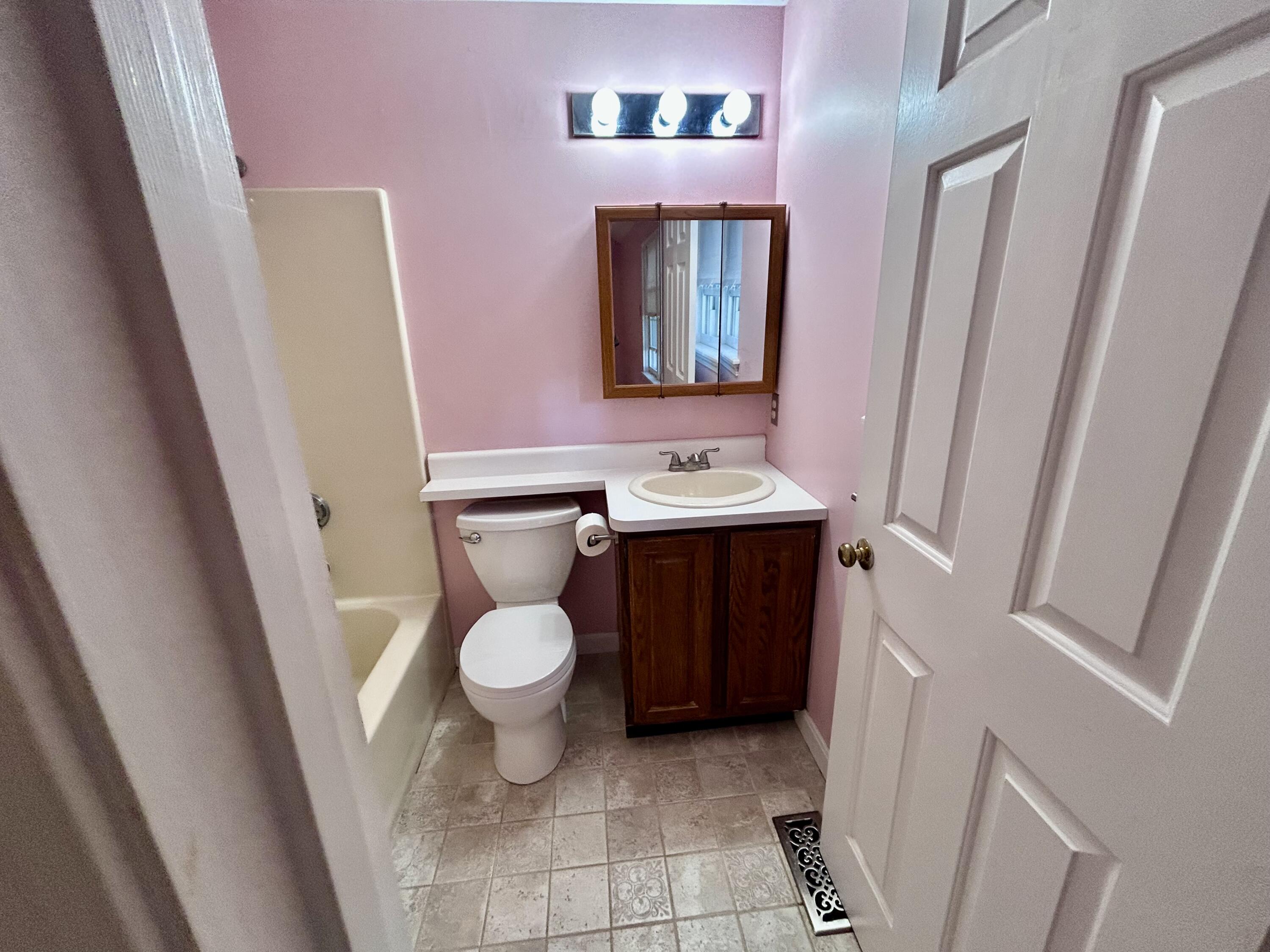 17 Worcester Lane Hyannis MA 02601