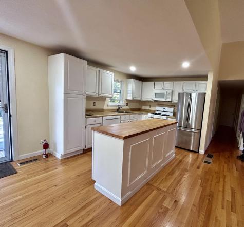 17 Worcester Lane Hyannis MA 02601