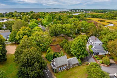 35 Valley Avenue Barnstable MA 02632