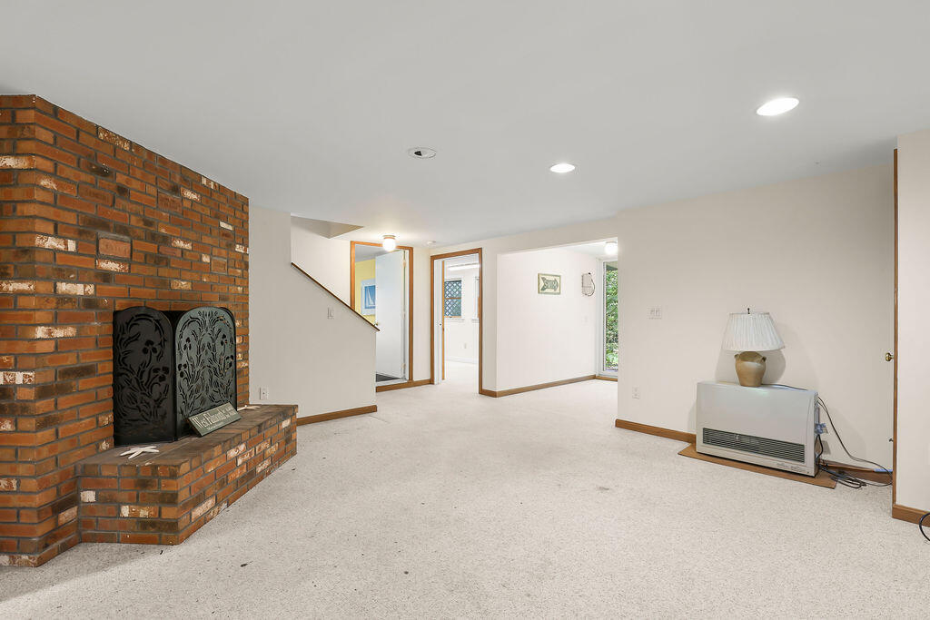 821 W Falmouth Highway Falmouth MA 02540