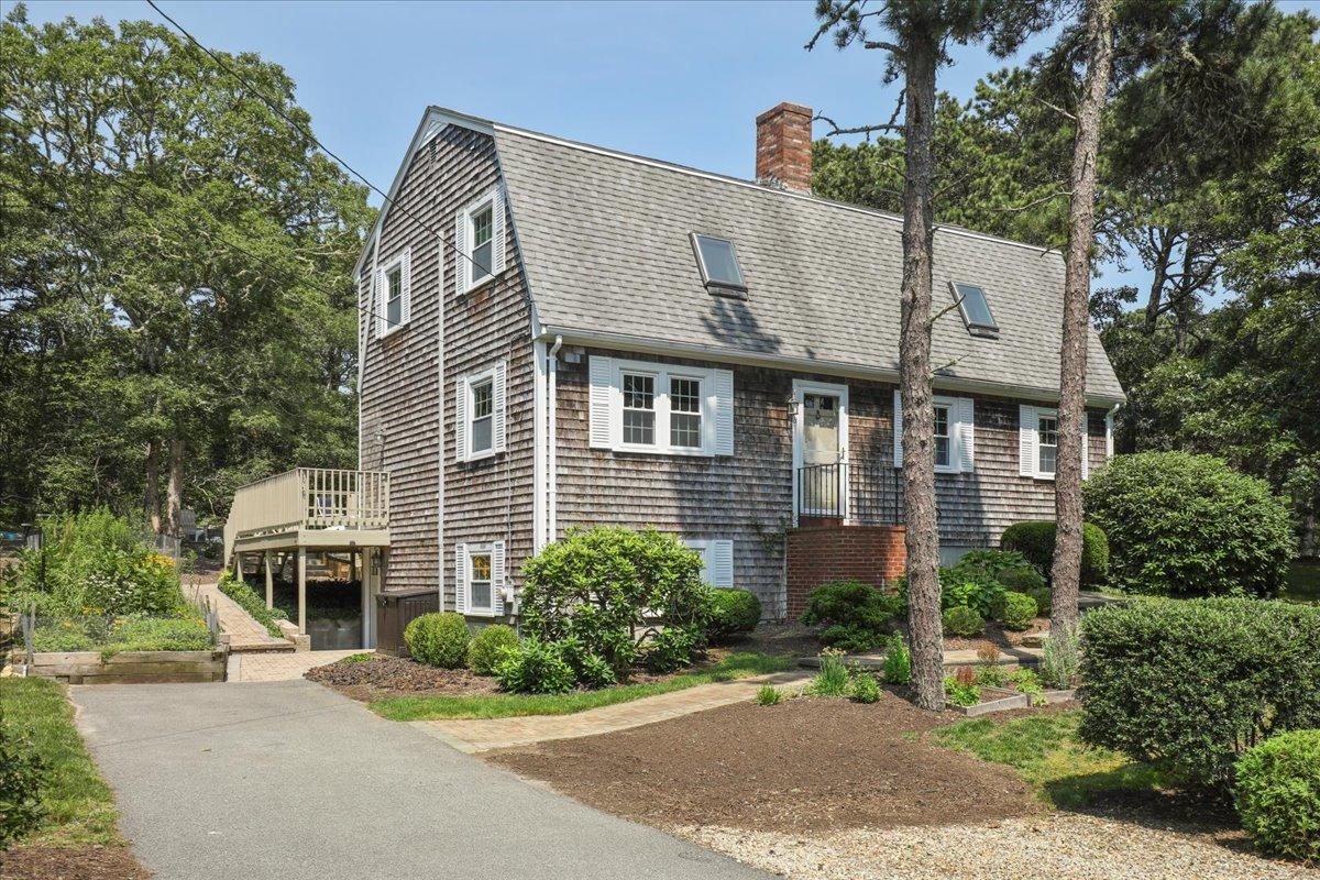 16 Periwinkle Way South Harwich MA 02661