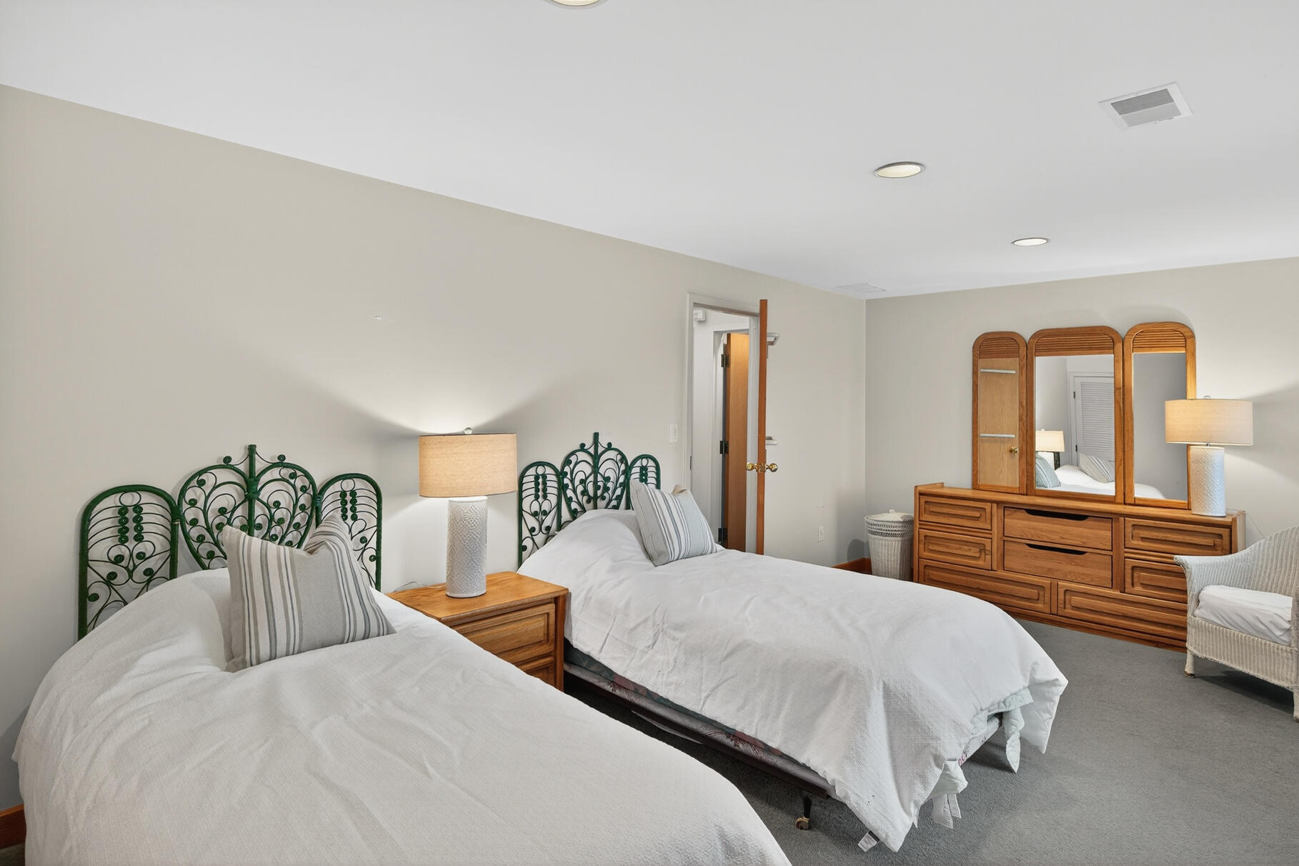 15 Hedge Lane Falmouth MA 02540
