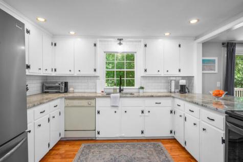 882 West Yarmouth Road Yarmouth MA 02675