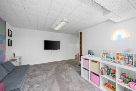 882 West Yarmouth Road Yarmouth MA 02675