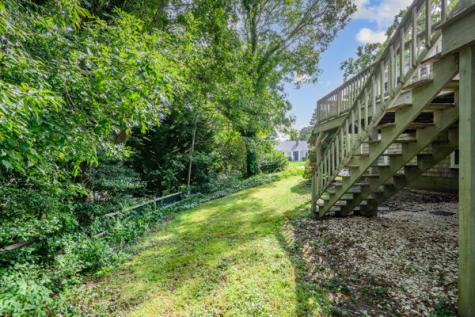 882 West Yarmouth Road Yarmouth MA 02675