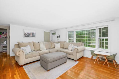 882 West Yarmouth Road Yarmouth MA 02675