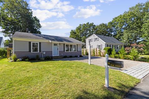 11 Palm Street Teaticket MA 02536