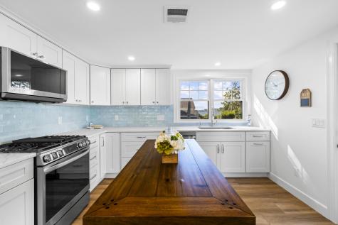 11 Palm Street Teaticket MA 02536