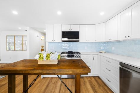 11 Palm Street Teaticket MA 02536