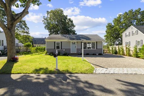 11 Palm Street Teaticket MA 02536