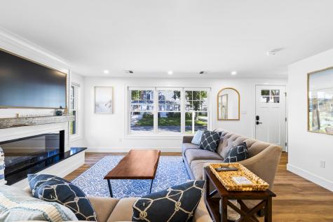 11 Palm Street Teaticket MA 02536