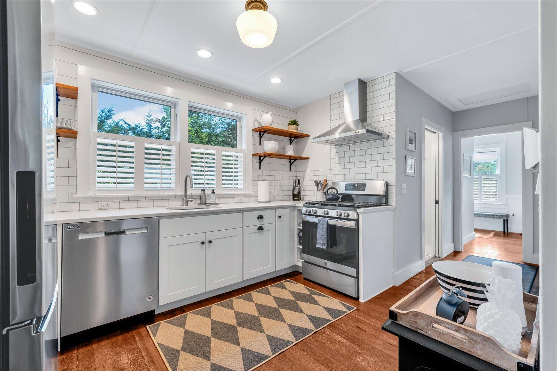 266 School Street Barnstable MA 02635