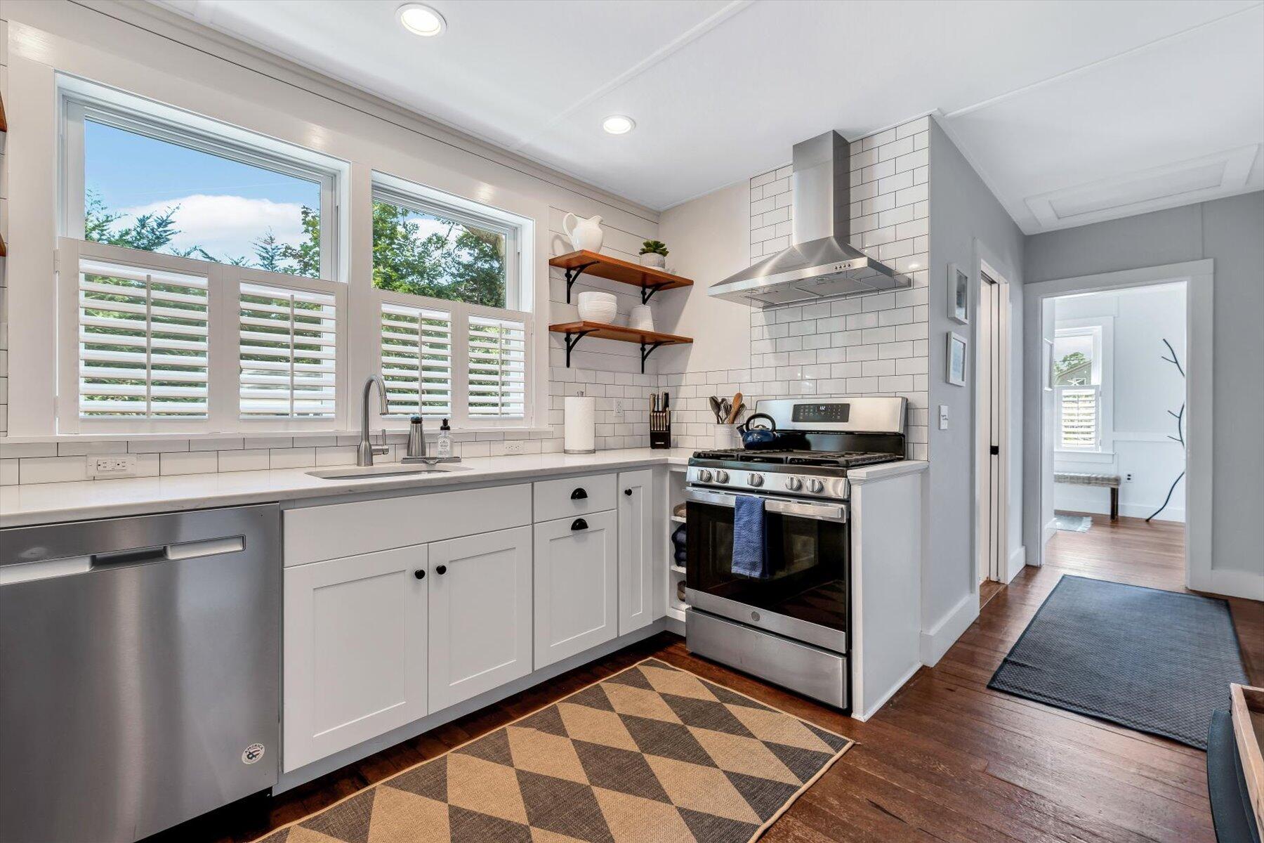 266 School Street Barnstable MA 02635