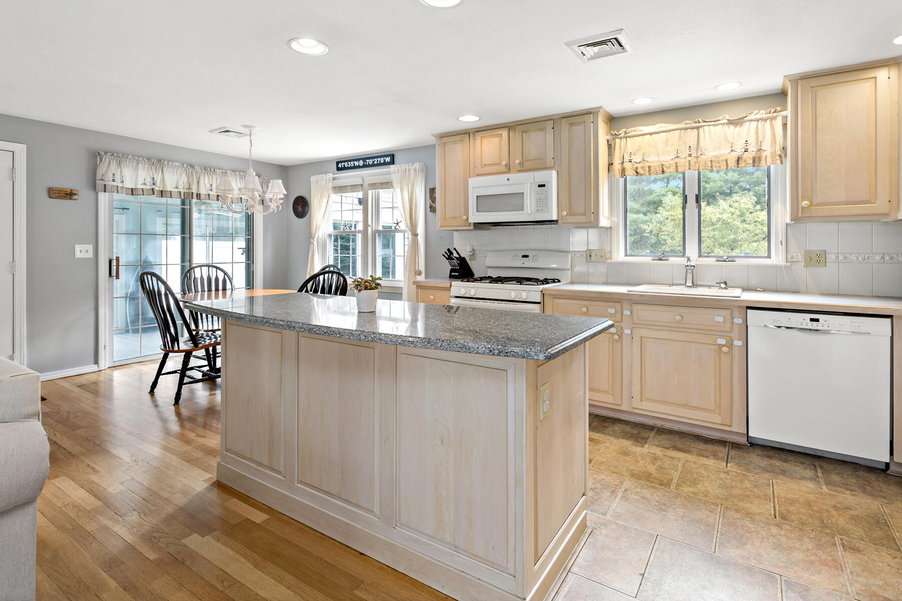 348 Prince Hinckley Road Centerville MA 02632