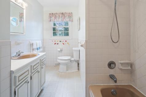 10 Aurora Lane Yarmouth MA 02664