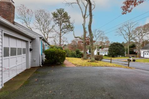 10 Aurora Lane Yarmouth MA 02664