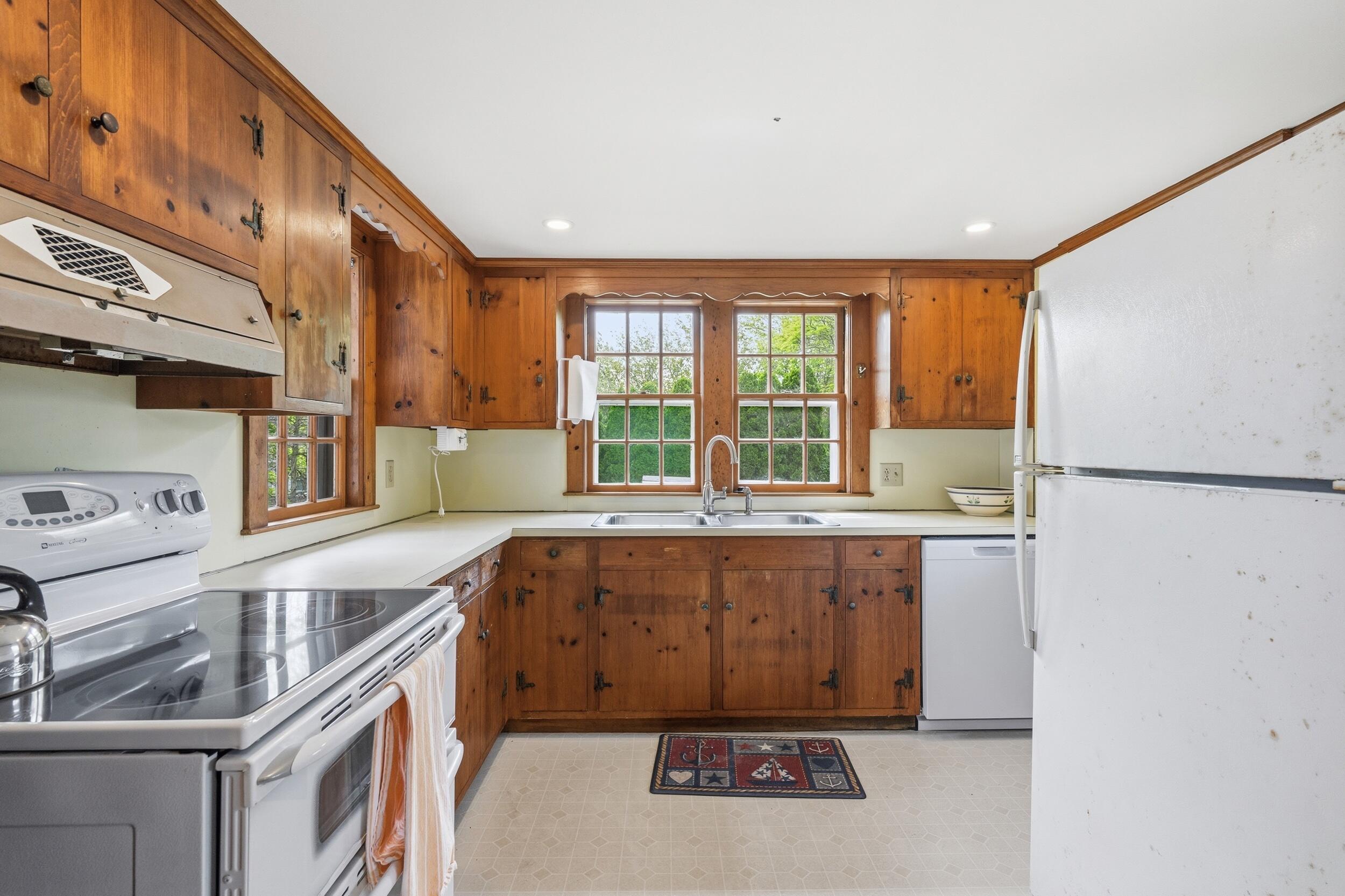 35 Grayton Avenue Hyannis Port MA 02647