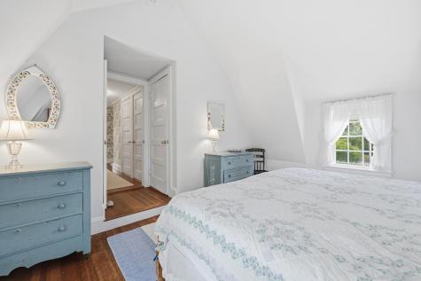 35 Grayton Avenue Barnstable MA 02647
