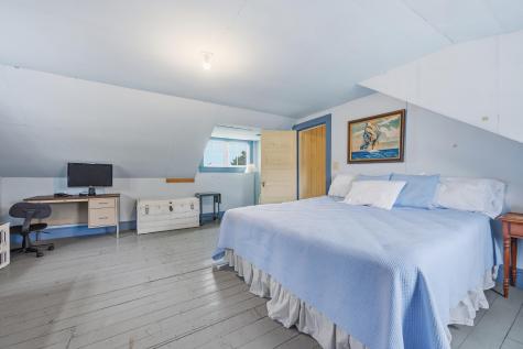 35 Grayton Avenue Barnstable MA 02647