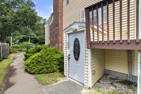 219 Fresh Pond Road Falmouth MA 02536