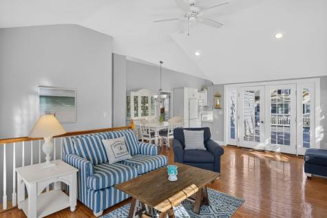 314 Maravista Avenue Teaticket MA 02536